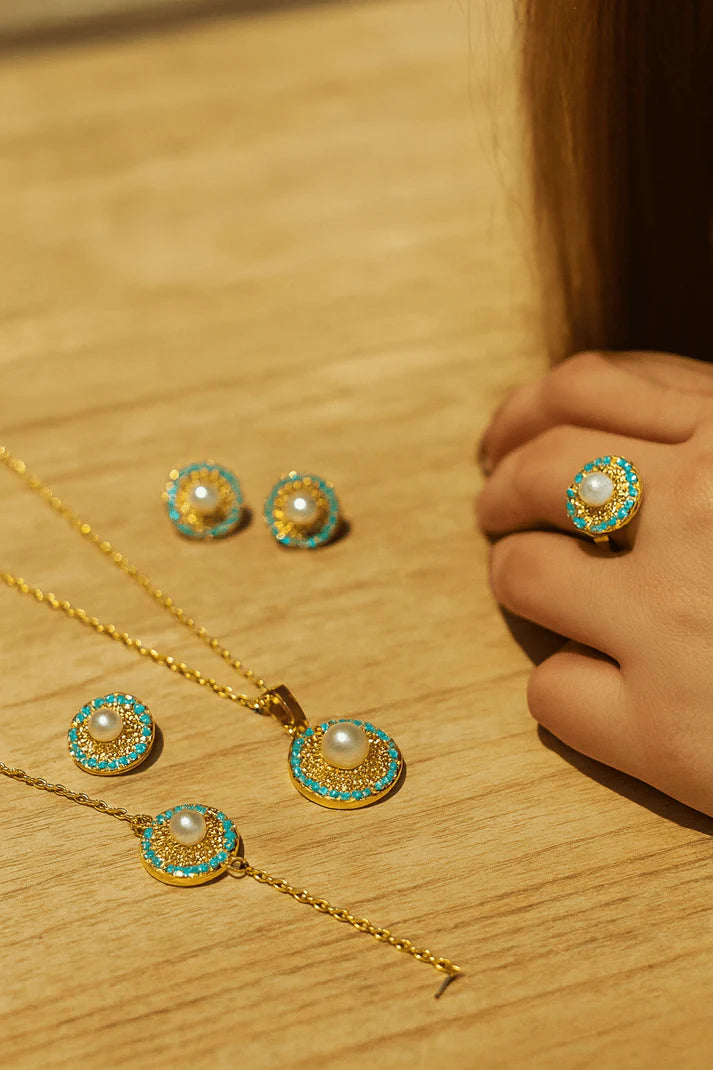 Eye Bee's Turquoise & Pearl Round Jewelry Set